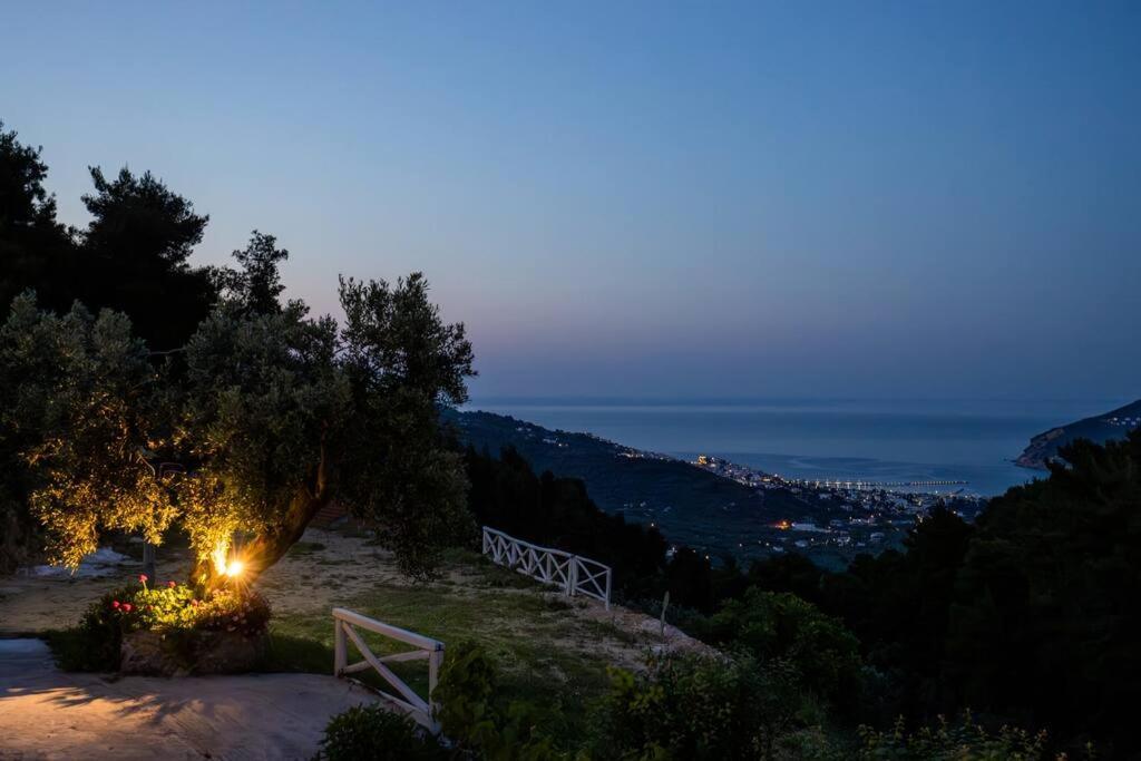 Villa Koukounaria Skopelos Town Exterior foto