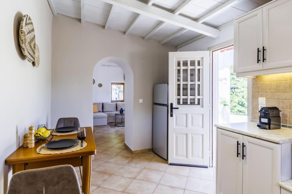Villa Koukounaria Skopelos Town Exterior foto