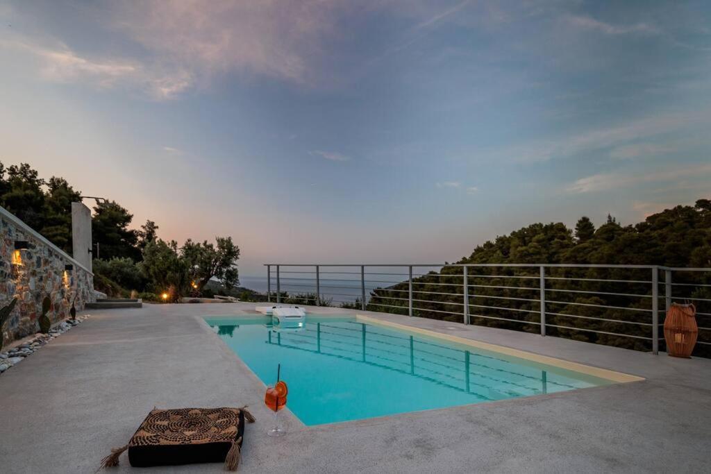Villa Koukounaria Skopelos Town Exterior foto